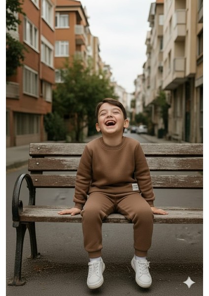 Erkek ve Kız Çocuk Üç Iplik Içi Şardonlu Alt Üst Takım Uzun Kollu Sweat ve Lastikli Paça indirimleri