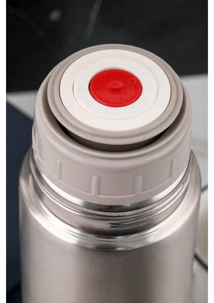 750ML Çift Kat Paslanmaz Çelik Termos – Sızdırmaz, Çift Kapak Sistemi, 12 Saat Sıcak 24 Saat Soğuk modelleri