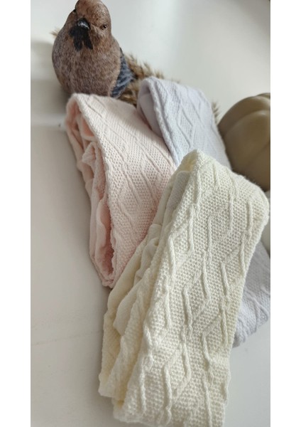 Kız Çocuk Esnek Kabartmalı Külotlu Çorap