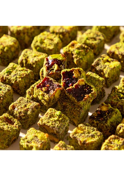 Karadut Antep Fıstıklı Çifte Kavrulmuş Lokum 1500 gr fiyatları
