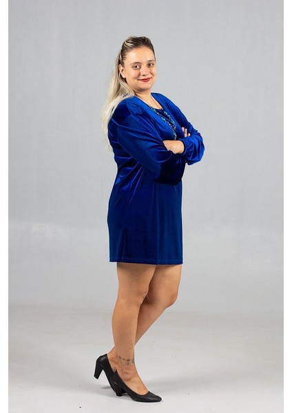 Maksimum Şıklık Kolyeli Büyük Beden Mavi Kadife Tunik fırsatları