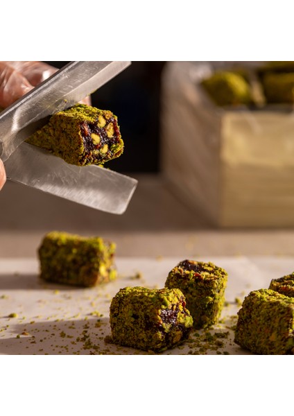 Şeker İlavesiz Karadutlu Antep Fıstıklı Lokum 500 gr fırsatları