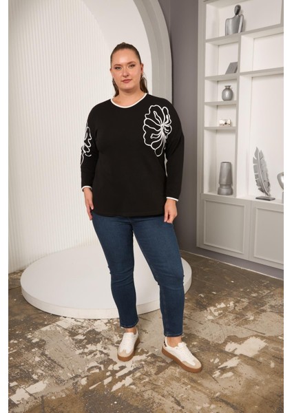 Şerit Çiçek Desenli Büyük Beden Bluz