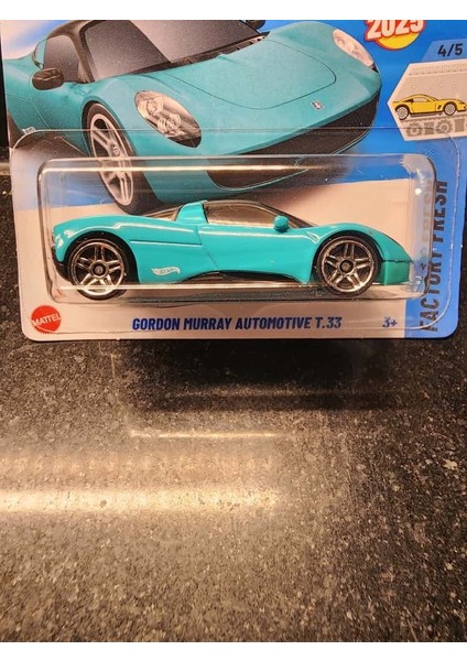 1/64 Gordon Murray Automotive T33 fiyatları