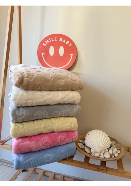 Geometrik Desenli Peluş Bebek Battaniyesi