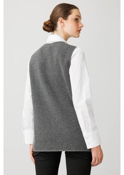 25001 Desen Triko Önü Klim Nakış Işlemeli Sıfır Yaka Fermuarlı Kısa Yelek modelleri