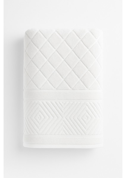 %100 Pamuk 100X150 cm Piramit Desenli Banyo Havlusu – Yumuşak & Su Emici