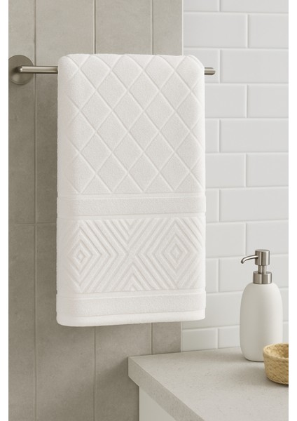 %100 Pamuk 100X150 cm Piramit Desenli Banyo Havlusu – Yumuşak & Su Emici fiyatları