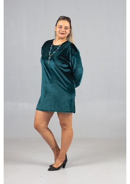 Maksimum Şıklık Kolyeli Büyük Beden Kadife Tunik