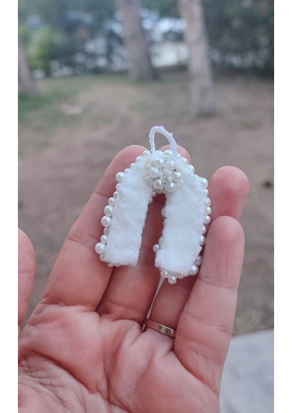 Nal Şeklinde, Cevşenli Araç Içi Ya Da Kapı Süsü / Nazarlık / 4x4 cm / Beyaz Inci fiyatları