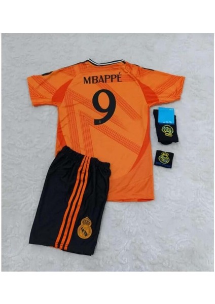 R. Madridd 2024/25 Yeni Sezon Kylian Mbappe Deplasman Çocuk Forması 4'lü Armalı Set