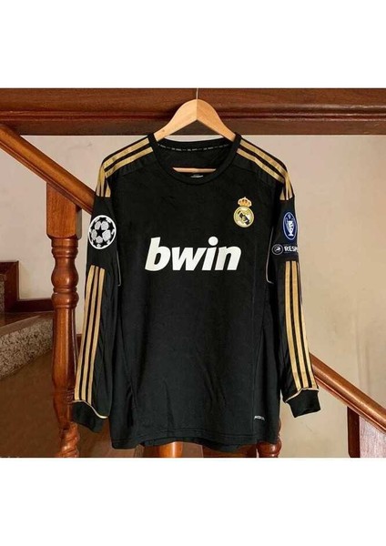 R.madridd 2011/12 Sezonu Mesut Özil Deplasman Nostalji Forması fırsatları