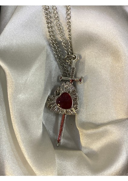 Kılıç ve Kalkan Kalp Kolye