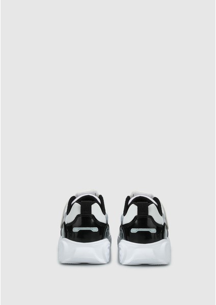 Beyaz-Siyah Sneaker fırsatları