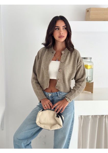 Yumuşak Dokulu 5 Düğme Crop Hırka modelleri