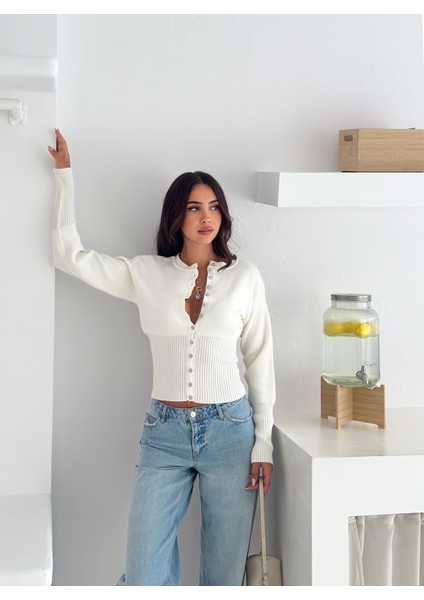 Yumuşak Dokulu 10 Düğme Triko Hırka fırsatları