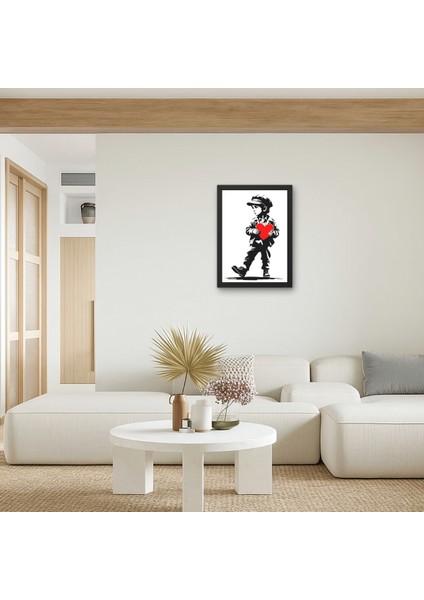 Kalp Tutan Çocuk Silüeti Ahşap Tablo Duvar Dekoru | Sevgili Bebek Hediye 15X20 20X30