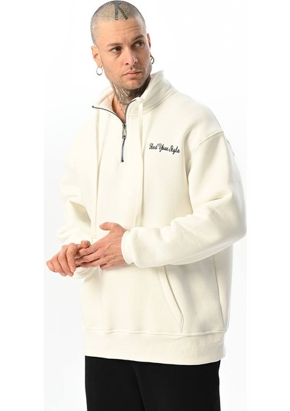 Sırt Yazı Detaylı Yarım Pat Fermuarlı Sweatshirt