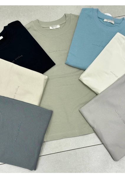 Kadın Sweatshirt - Always Smiling Nakış Detaylı Basic Model fiyatları