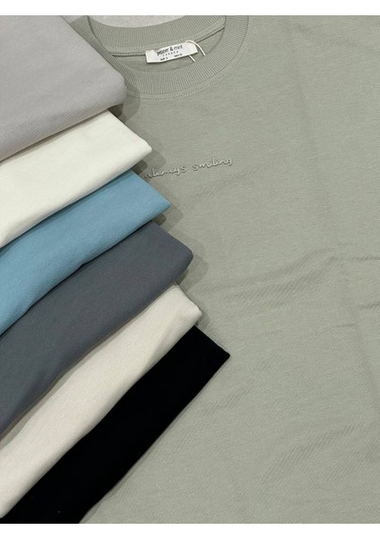 Kadın Sweatshirt - Always Smiling Nakış Detaylı Basic Model indirimleri