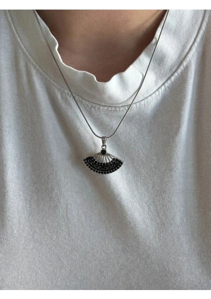 Yelpaze Model Siyah Li Çelik Kolye