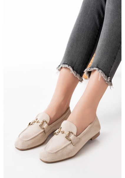 303 Bej Süet Toka Aksesuarlı Günlük Kadın Babet