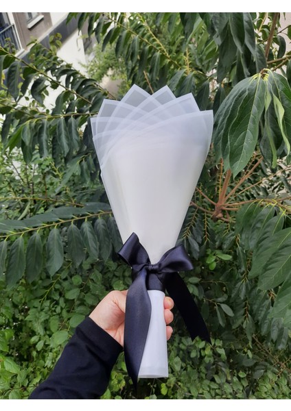 20 Li Ledli Solmayan Gül Buketi Siyah Gül Dışı Siyah Ortada Beyaz Gül fiyatları