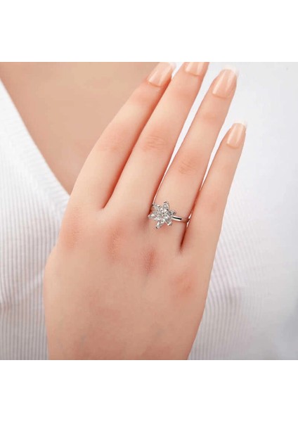 Gümüş Beyaz Taşlı Lotus Çiçeği Kadın Yüzük fiyatları