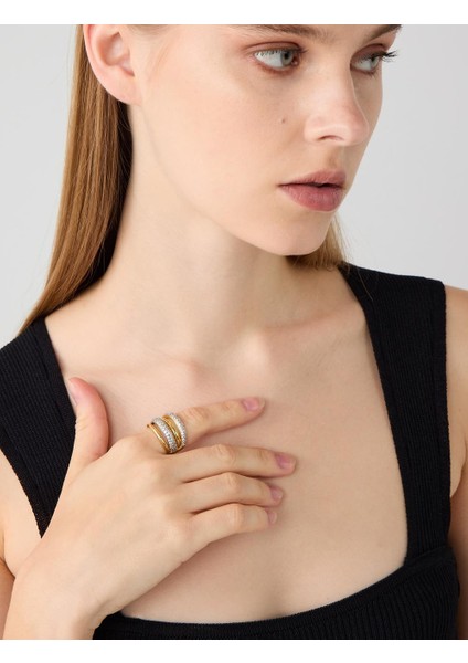 Altın Rengi Sıralı Taş Detaylı Parlak Yüzük