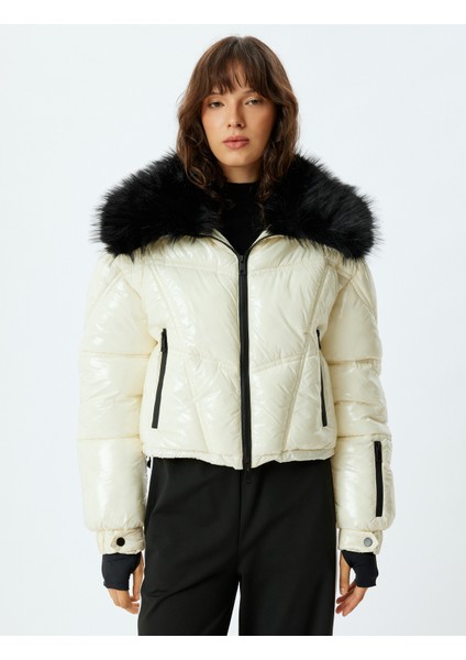 Kayak Montu Çıkarılabilir Kürk Yaka Detaylı Su Itici Cepli Fermuarlı modelleri