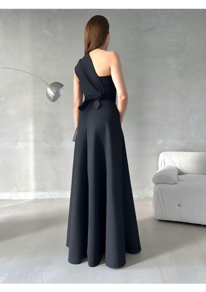 Kadın Esnek Dalgıç Kumaş Tek Omuz Yırtmaç ve Kuşaklı Maxi Abiye Elbise Siyah 582754 modelleri