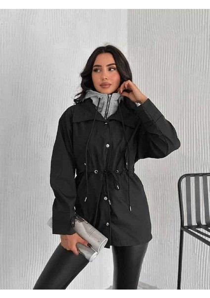 Kadın Kapüşonlu Kuşaklı Çıtçıt & Fermuar Detaylı Trenç Ceket – Fonksiyonel & Şehirli Stil
