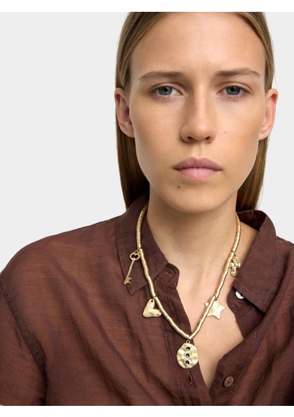 Gold Charm'lı Kolye
