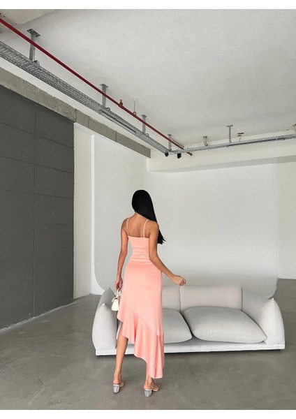 Ince Askılı Etek Ucu Asimetrik Volanlı Scuba Kumaş Abiye Elbise 581708 Pudra fiyatları