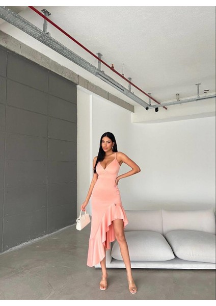 Ince Askılı Etek Ucu Asimetrik Volanlı Scuba Kumaş Abiye Elbise 581708 Pudra indirimleri