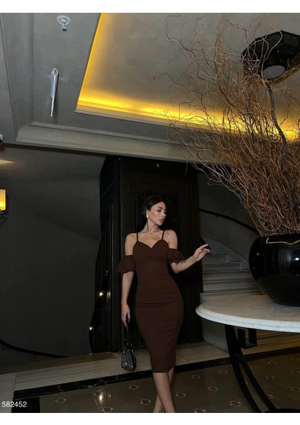 Krep Kumaş Omuz Detaylı Elbise 582452 Kahverenk fırsatları