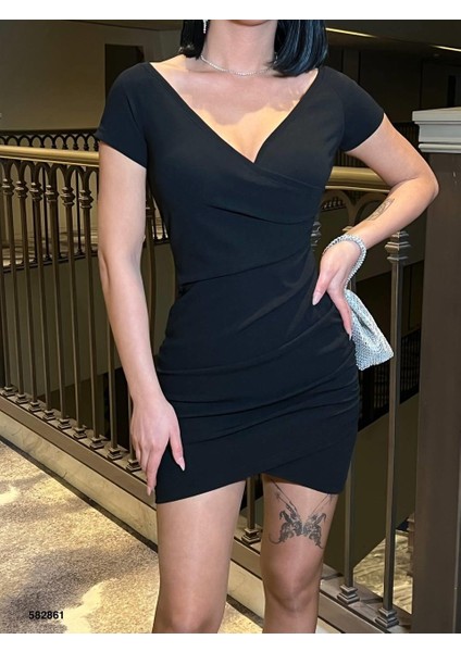 Kruvaze Yaka Büzgülü Mini Krep Elbise 582861 Siyah