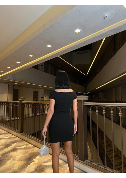 Kruvaze Yaka Büzgülü Mini Krep Elbise 582861 Siyah fiyatları