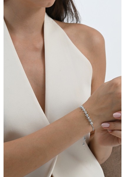 925 Ayar Gümüş Rodyumlu Inci ve Baget Kesim Zirkon Taşlı Asansörlü Çiçek Gümüş Bileklik SGTL13058RODAJ fırsatları