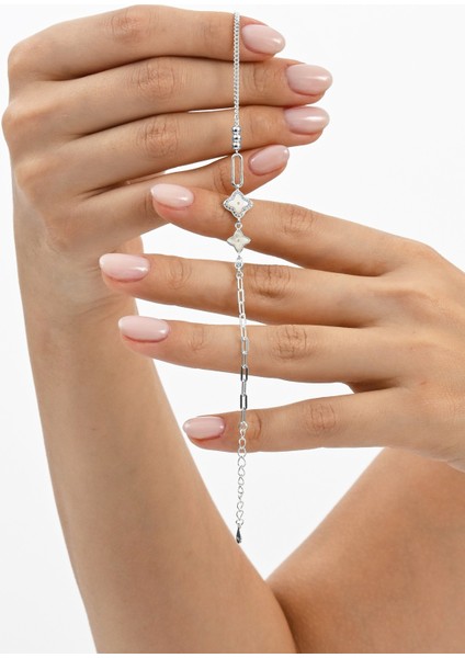 925 Ayar Gümüş Rodyumlu Ataç Zincir Detaylı Ikili Yonca Gümüş Bileklik SGTL13062RODAJ