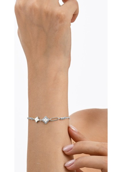 925 Ayar Gümüş Rodyumlu Ataç Zincir Detaylı Ikili Yonca Gümüş Bileklik SGTL13062RODAJ fiyatları