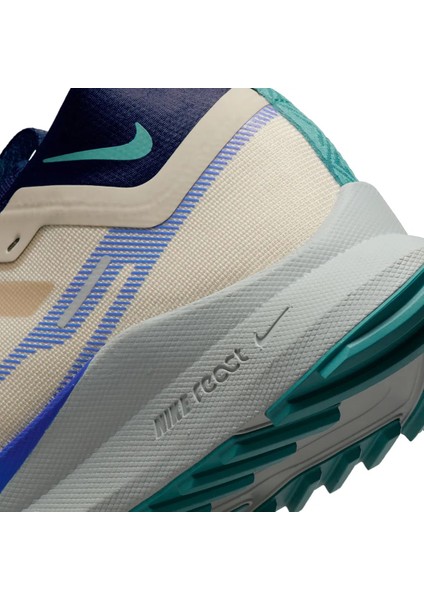 React Pegasus Trail 4 Gore-Tex Erkek Beyaz Koşu Ayakkabısı DJ7926-100 indirimleri