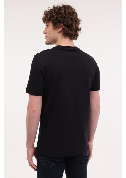Regular Fit Grafik Bas Siyah Erkek Kısa Kol T-Shirt