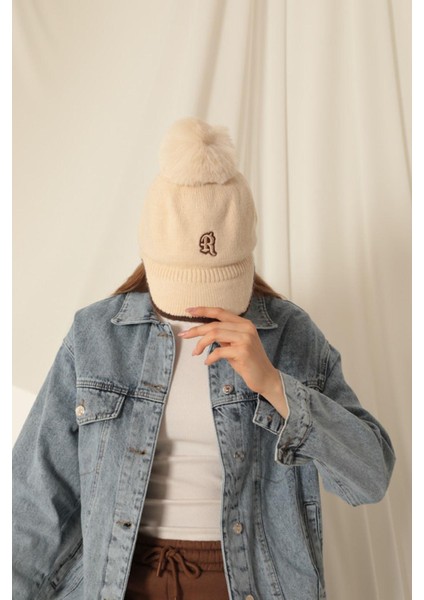 Ponponlu Nakışlı Kadın Bej Kep fırsatları