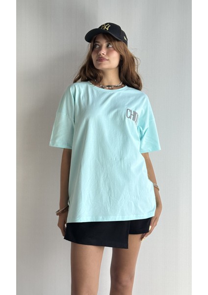 Kadın Bisiklet Yaka Sırt Nakış Detaylı Oversize Tişört