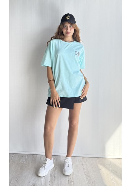 Kadın Bisiklet Yaka Sırt Nakış Detaylı Oversize Tişört fırsatları