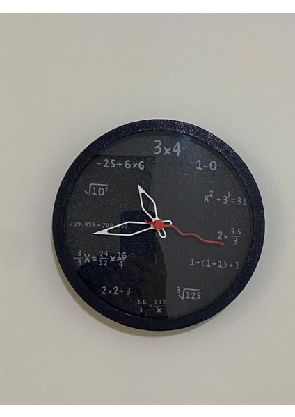 Matematik Temalı Duvar Saati, Siyah Kasa, Zamanı Bilimle Yorumla fiyatları
