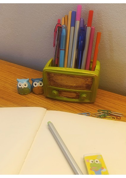 Retro Radyo Sukulent Saksısı ve Kalemlik - Masaüstü Dekoratif Organizer Yeşil