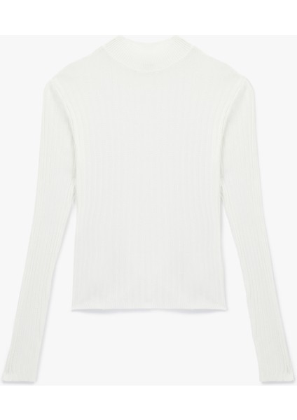 Uzun Kollu Dik Yaka Triko Kazak