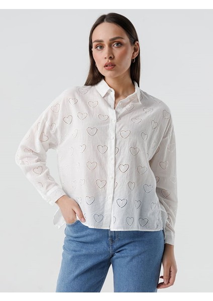 Kadın Beyaz Brode Kalp Desenli Nakış Işlemeli Pamuk Gömlek 12A-2355